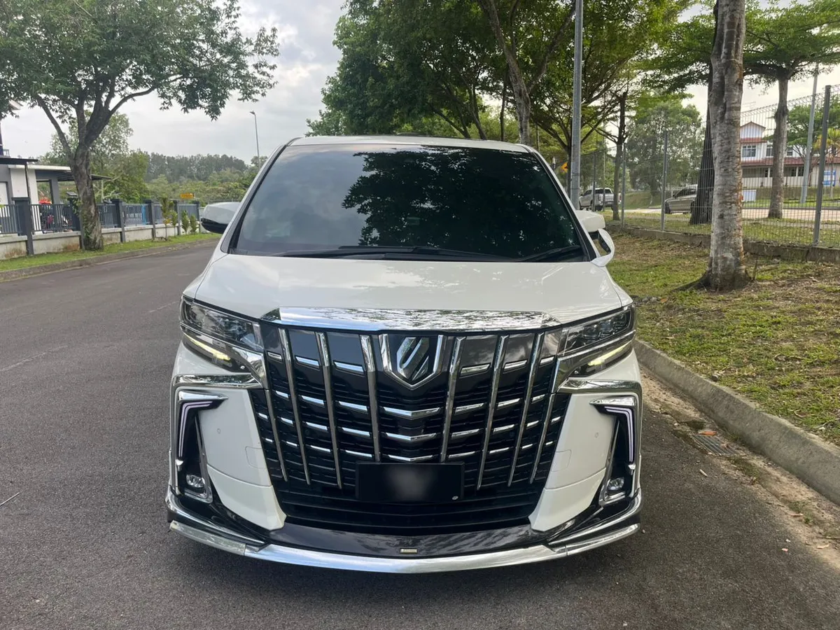 Toyota Alphard photo 1
