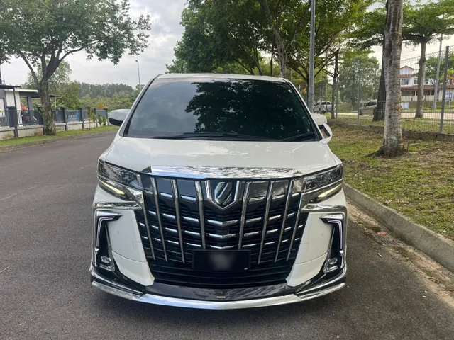 Toyota Alphard — private chauffeur vehicle