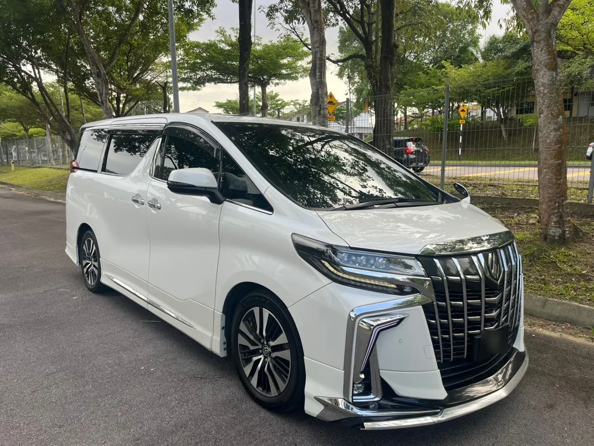 Toyota Alphard photo 5