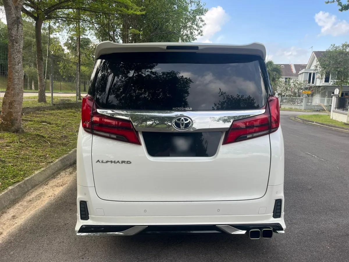 Toyota Alphard photo 6