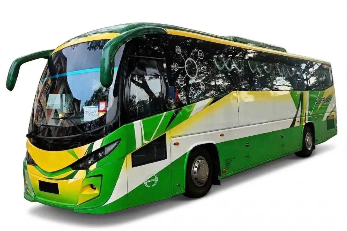 Bus photo 1