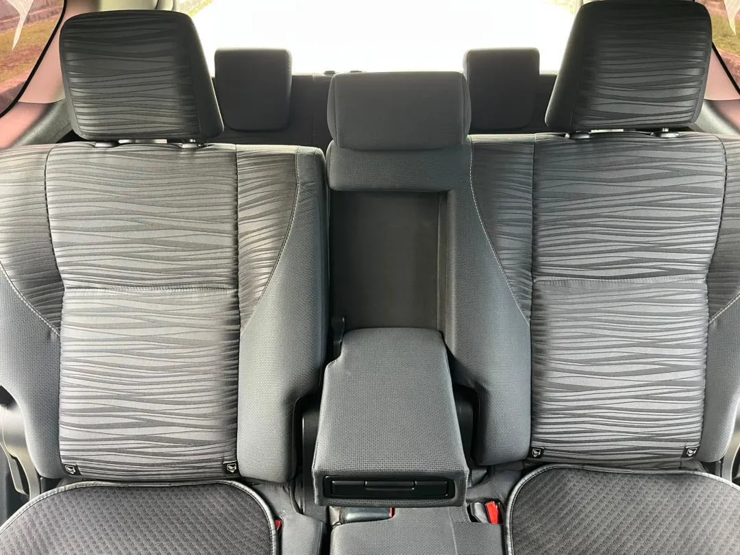 Toyota Innova photo 2