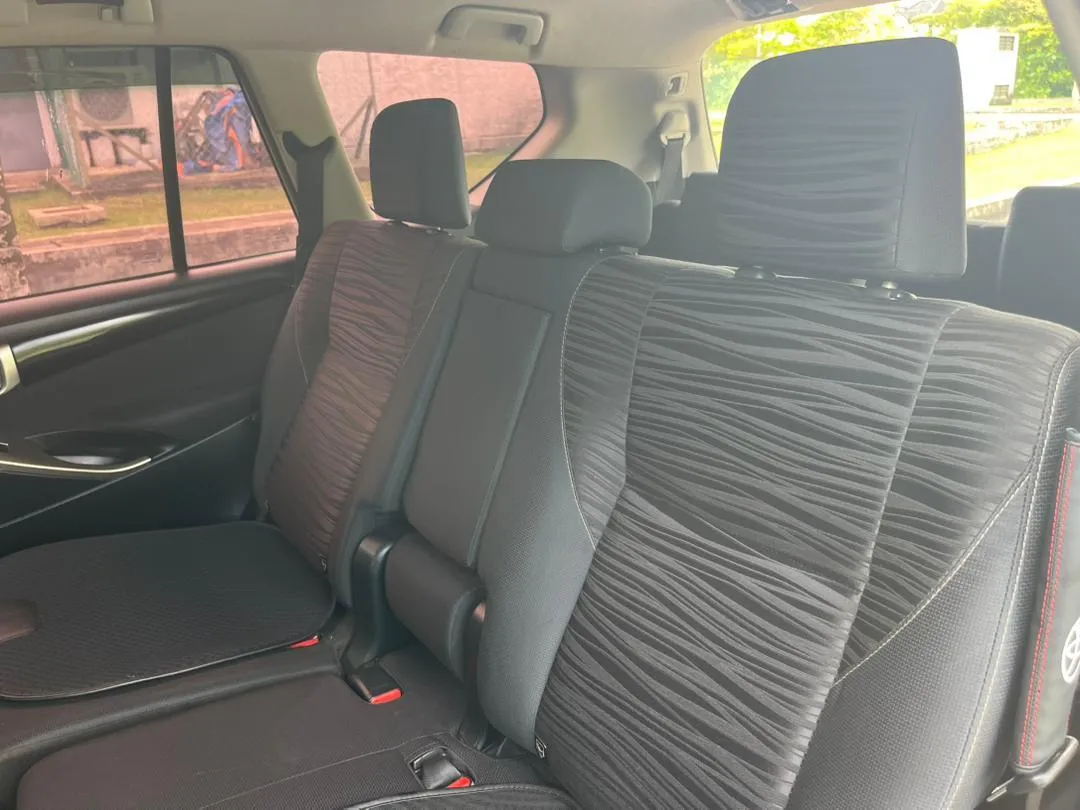 Toyota Innova photo 6