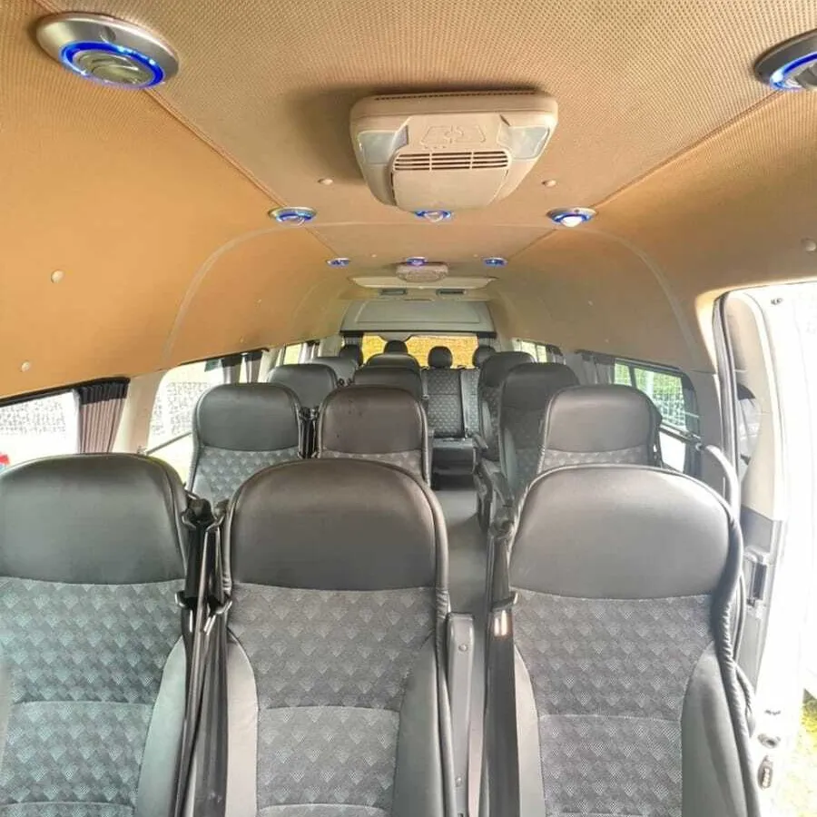 Mini Van photo 2
